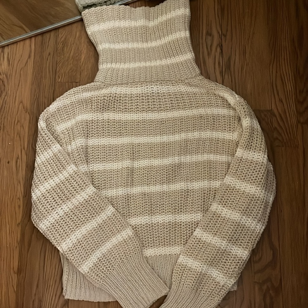 Light brown sweater - Picture 2 of 3